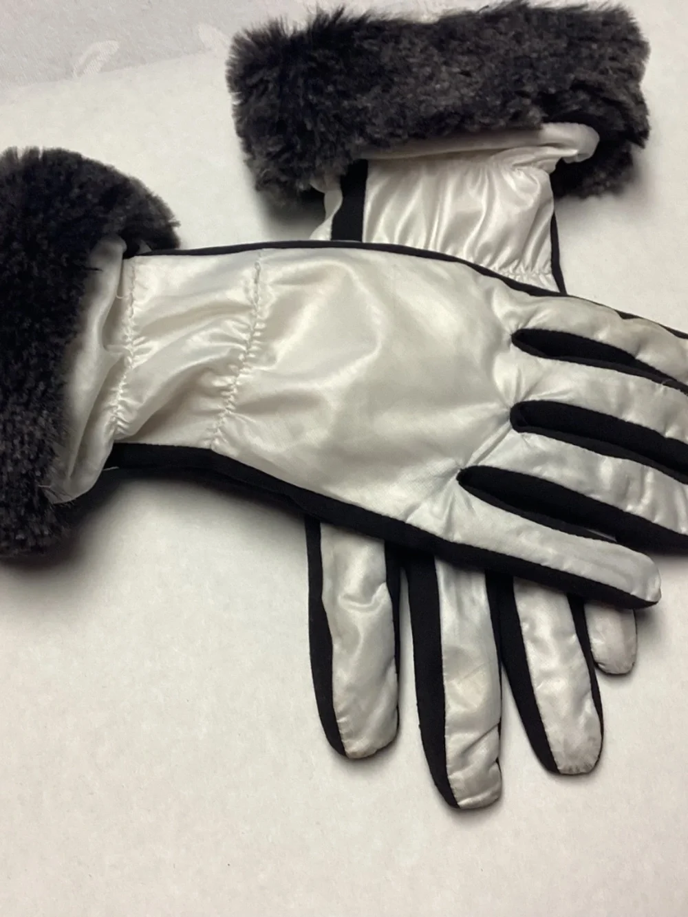 White n black winter gloves super cute. Must have for CCCCOLD ON WAY